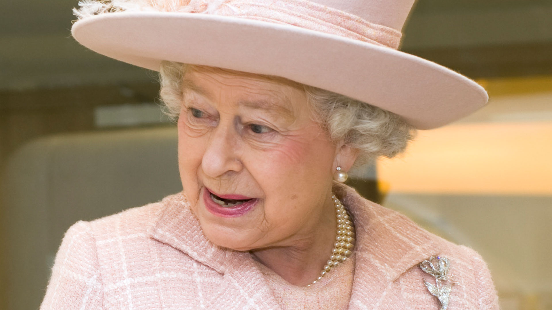 Etiquette expert reveals the VERY unusual way the Queen eats bananas