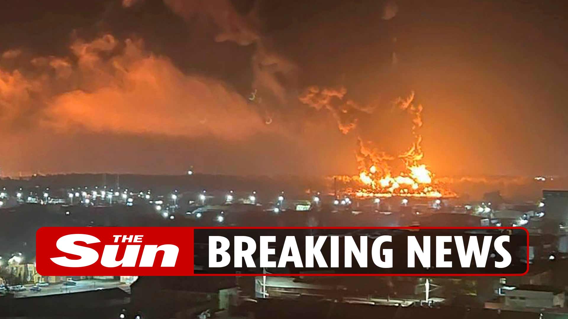 Russian oil depot rocked by explosions & fire in suspected Ukrainian strike