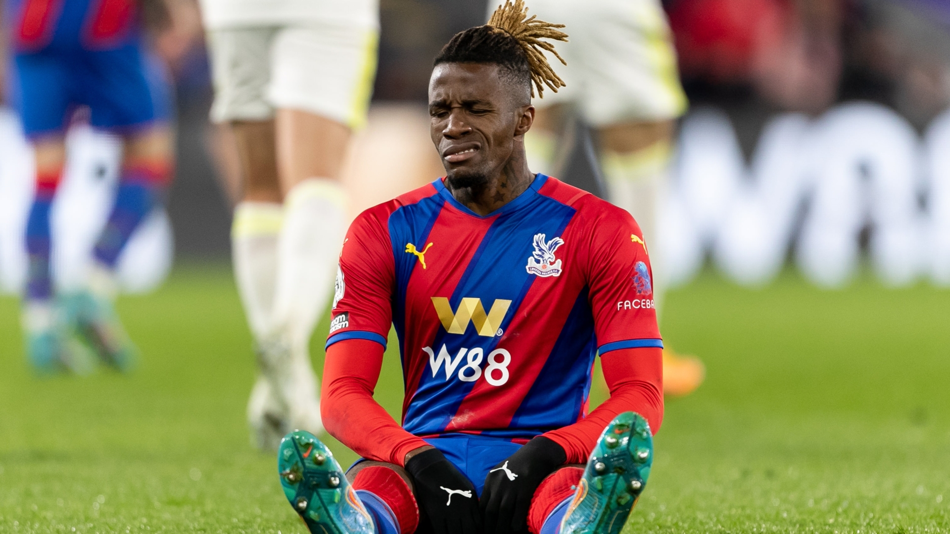 Zaha ‘dives a lot’ slams Phillips after Vieira blasts Leeds for fouling him