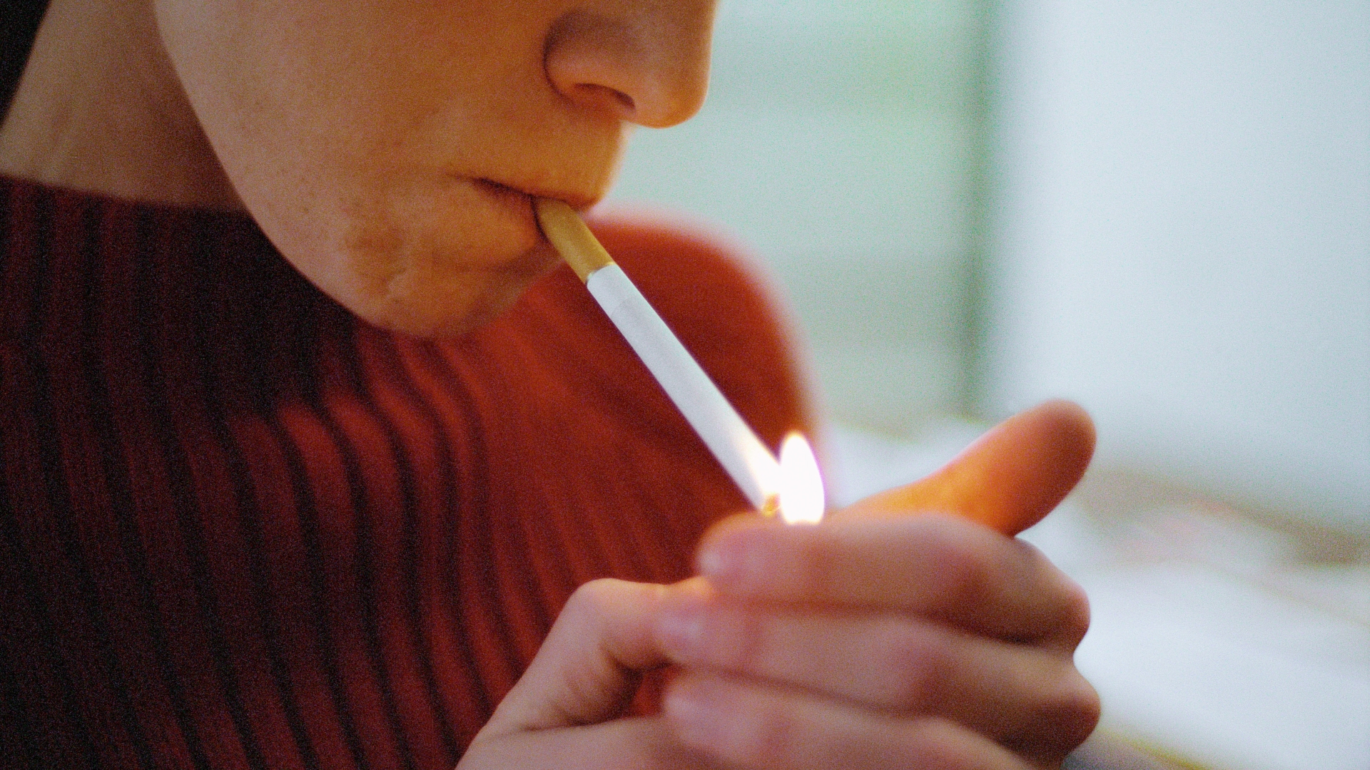 Zapping brain with electrical charge can help smokers quit long term, says study