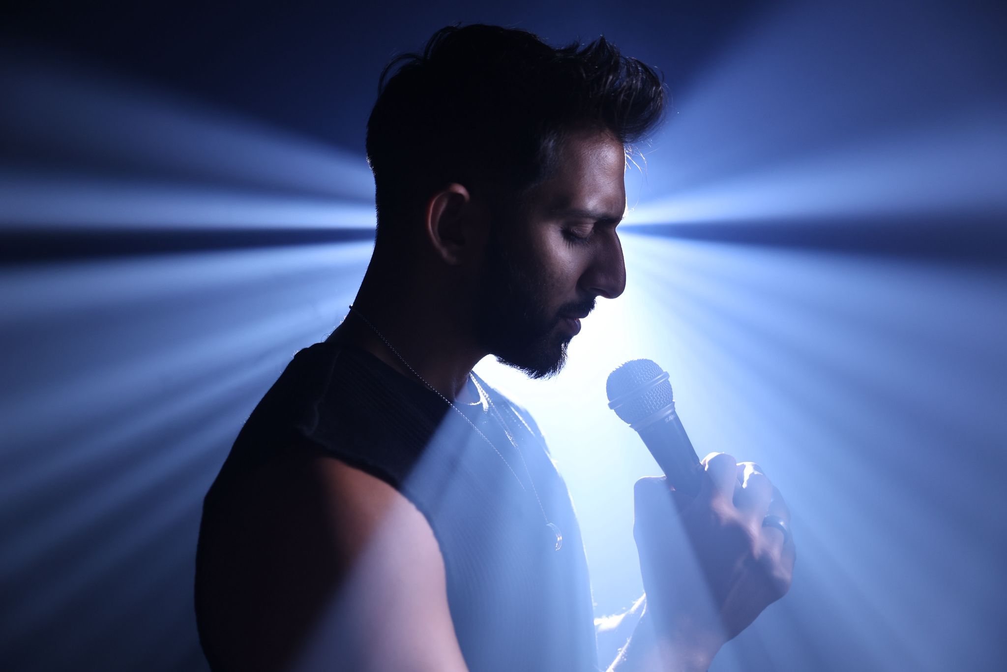 When Love Hurts, Mumbai Listens: “Mumbai” Unfolds a Poetic Tale of Heartbreak on Eros Now